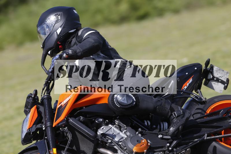 Archiv-2025/09 22.04.2025 Cornu Master School ADR/rot-rouge/1